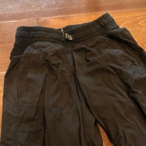 Size 12 iviva by Lululemon studio pants